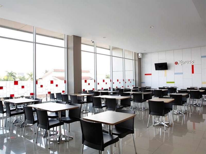 Amaris Hotel Palembang Extérieur photo